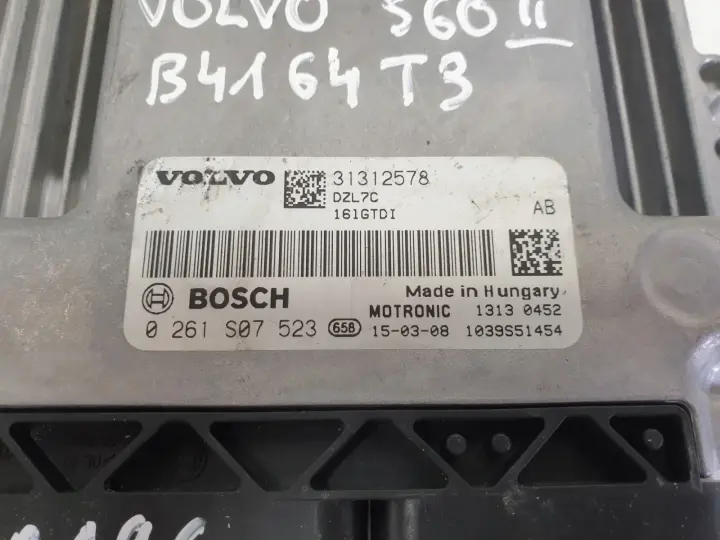 06972624cc8a1cdafdd431a3e3f2f584
