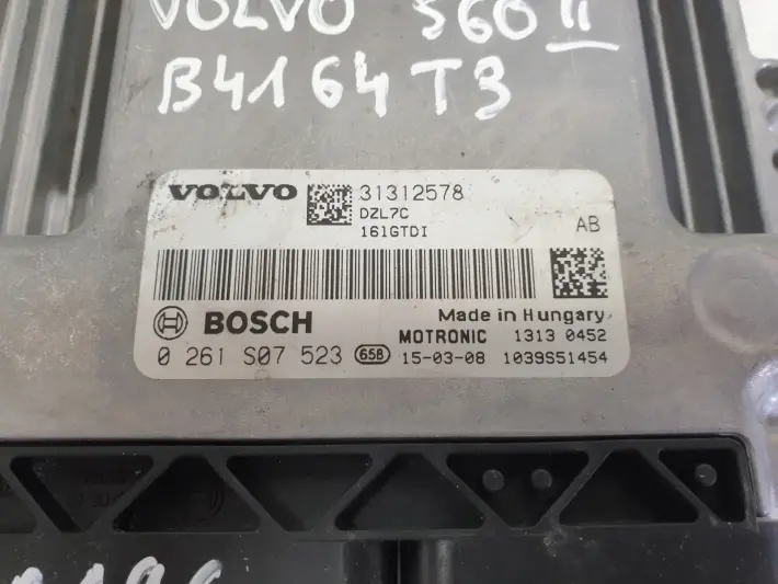 06972624cc8a1cdafdd431a3e3f2f584