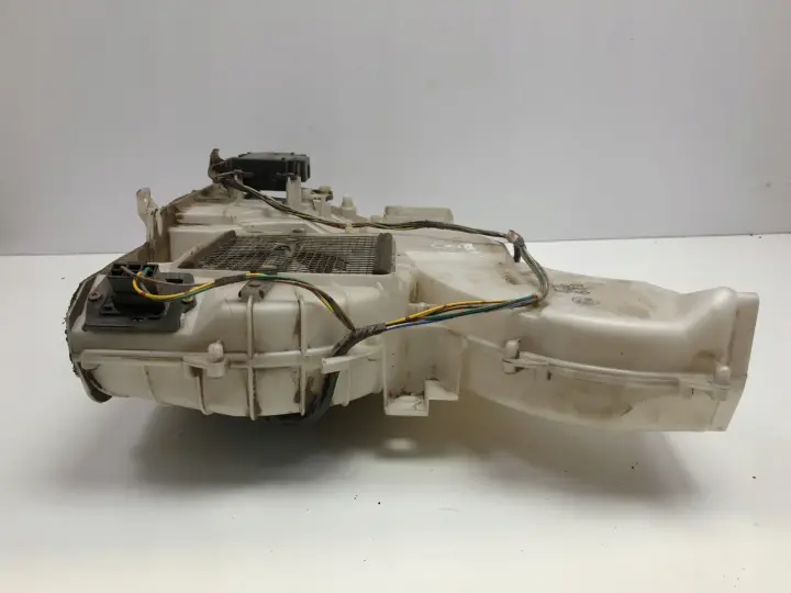 876b99d38192256715358844221ee864