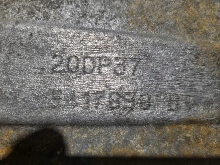 ee767875b305c2a483146d7e15c50b09