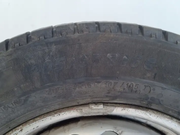 e6b64abd13035cea005efe0d7a3f05b1