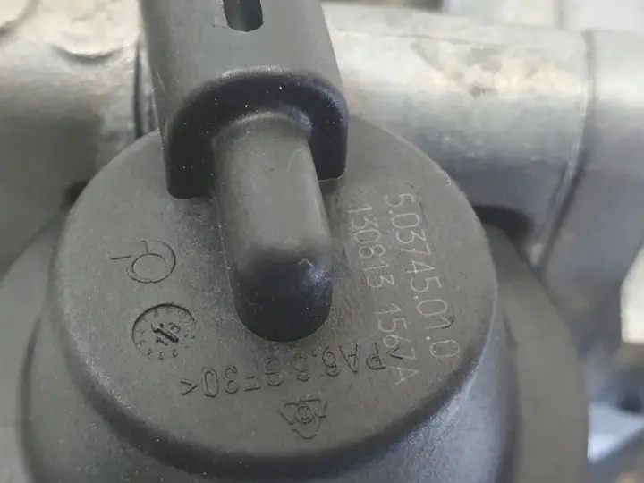 1538812832bc956f7876c549235932ee