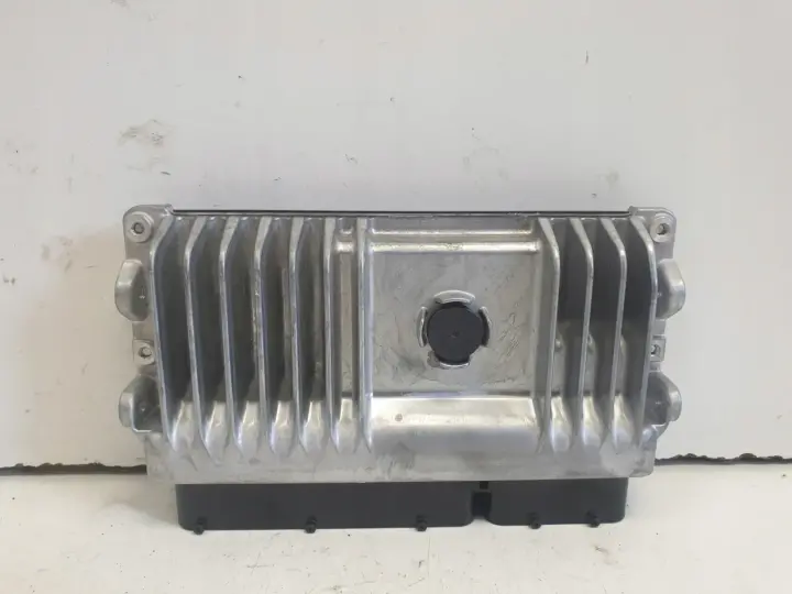 0e990df640de45e2347f6e9a437100eb