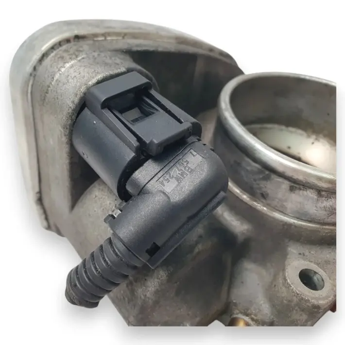 4e3aeedb286de2287cc19ca092637fe3