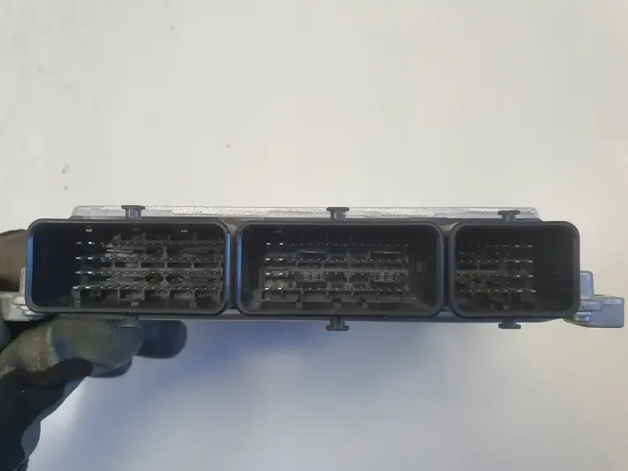 4073c770c60b9a3583aa19986beb1037