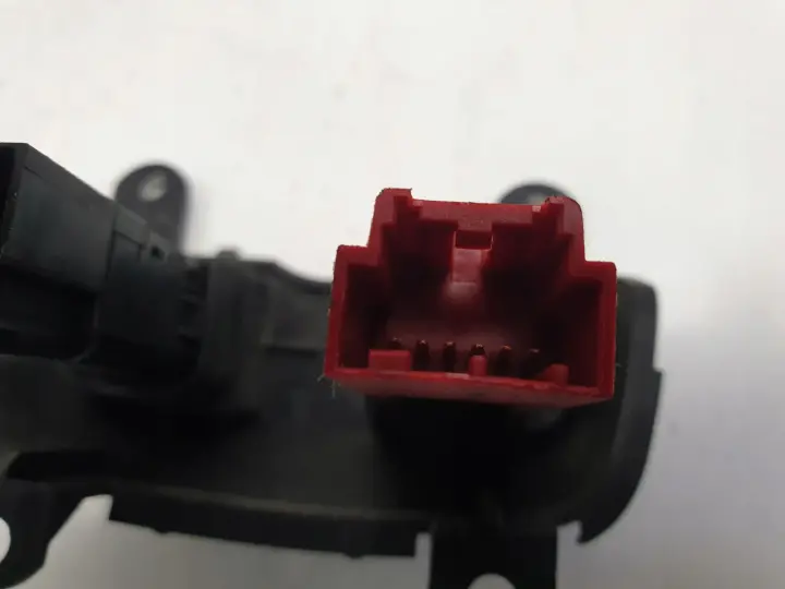 4d6758551f400201cee751d8583724ef