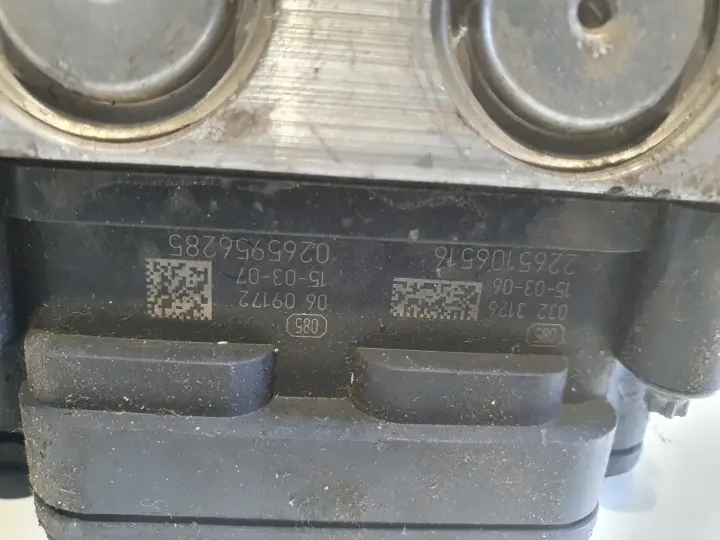6522c01142df32d75c90b352f4f61b7f