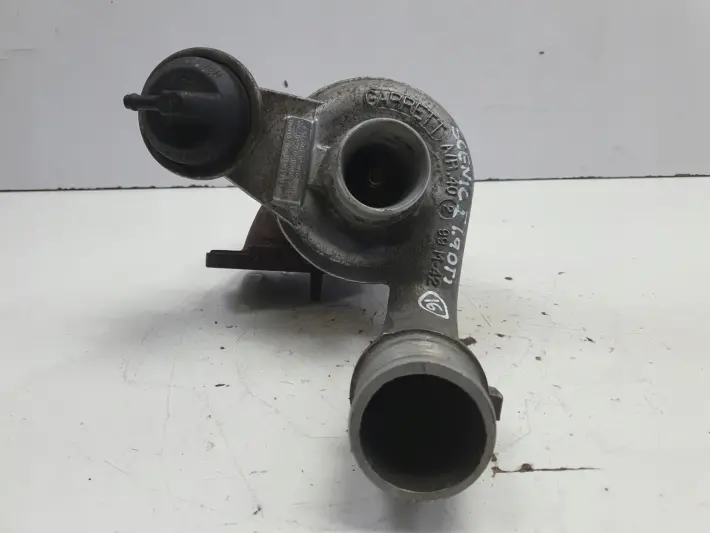 f3700d512969566fc4976625a51031cd