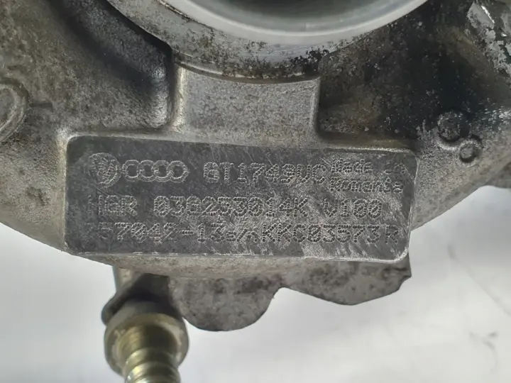 b2421cb72ced5408fb8d9a4b9b643565